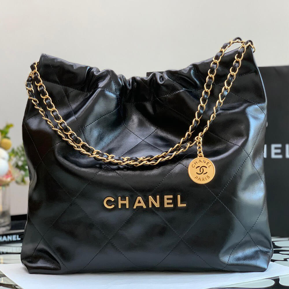 Ch**el 22 SMALL HANDBAG
