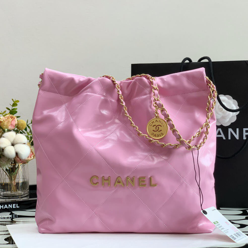 Ch**el 22 SMALL HANDBAG