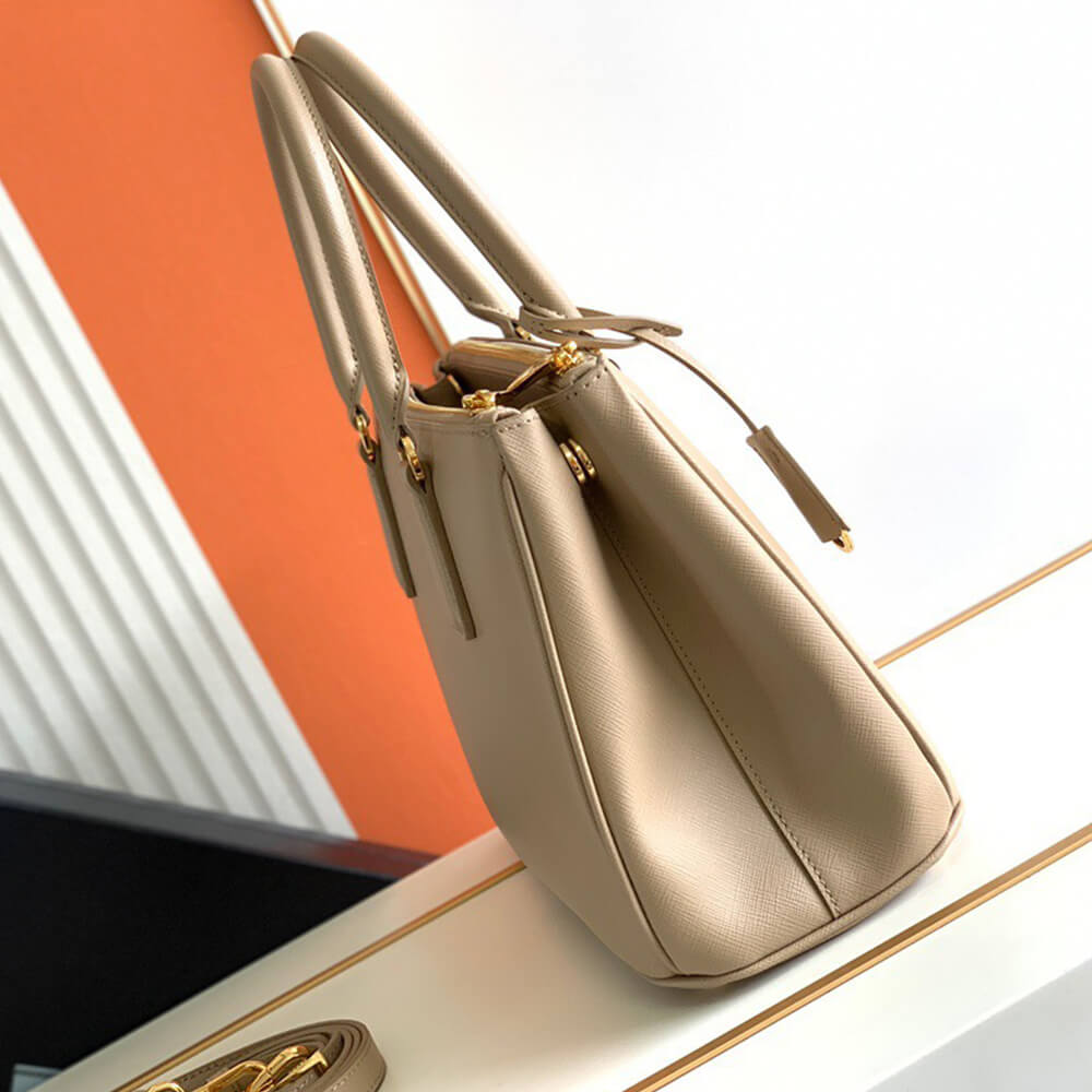 Medium Pra*a Galleria Saffiano leather bag