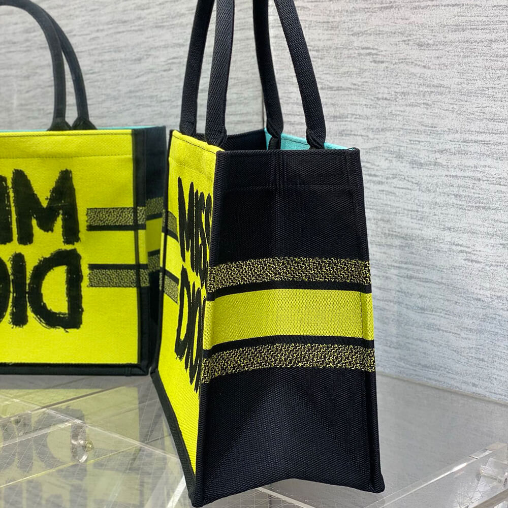 Medium D10r Book Tote