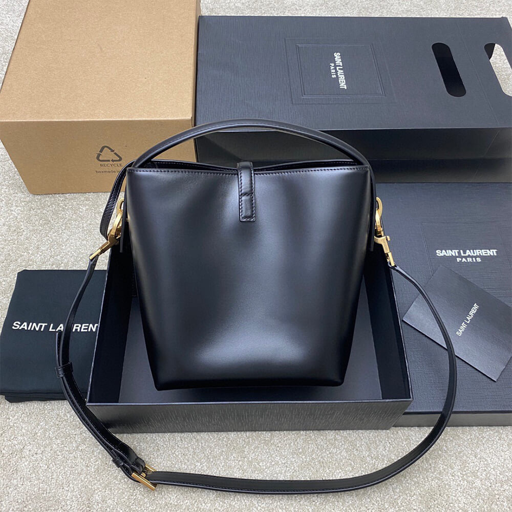 Y51 LE 37 small in shiny leather