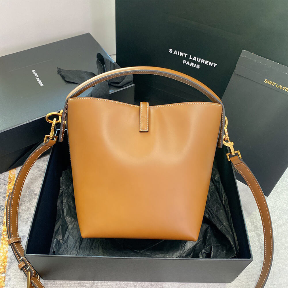 Y51 LE 37 small in shiny leather