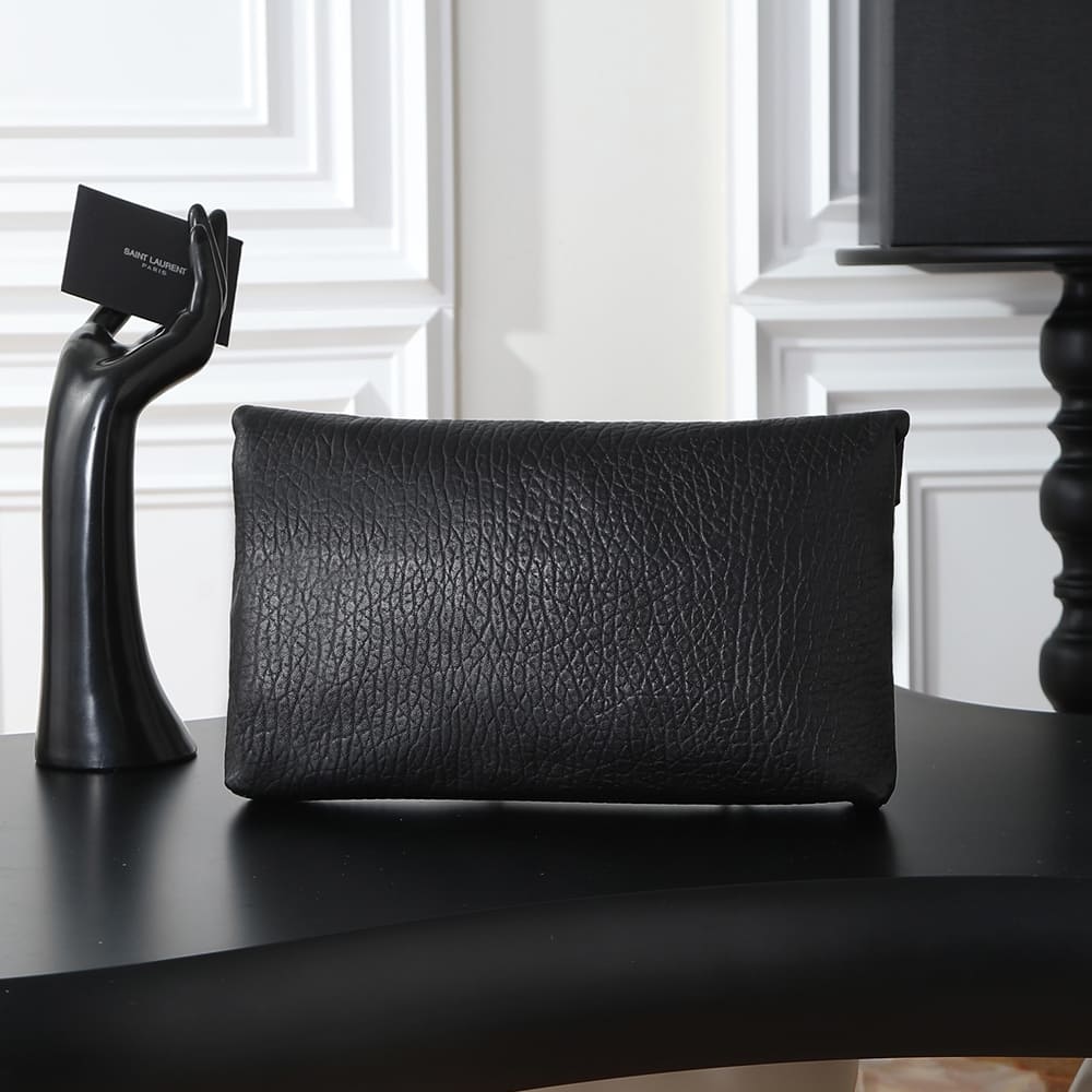 Y51 CASSANDRE large envelope pouch in lambskin