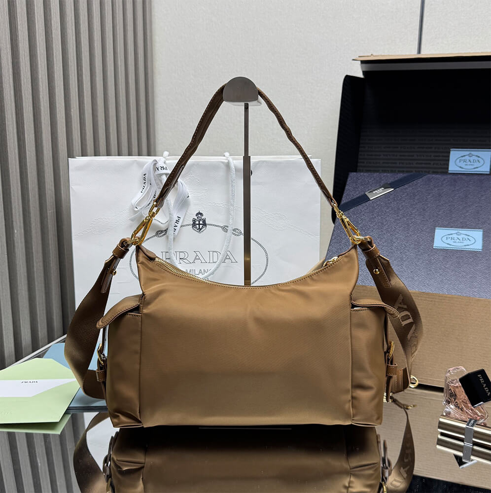 Pra*a Explore large Re-Nylon and leather bag(HIGH-END GRADE)