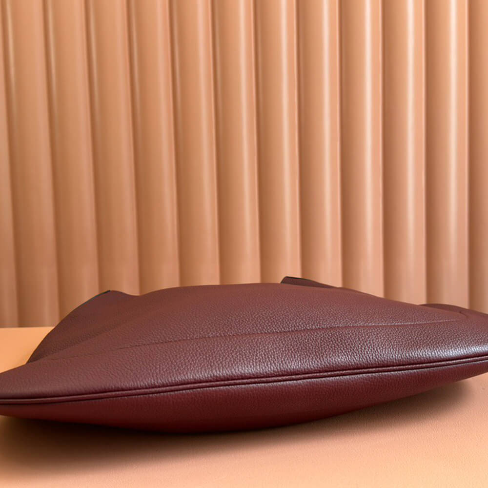 Gvc*1 B medium shoulder bag