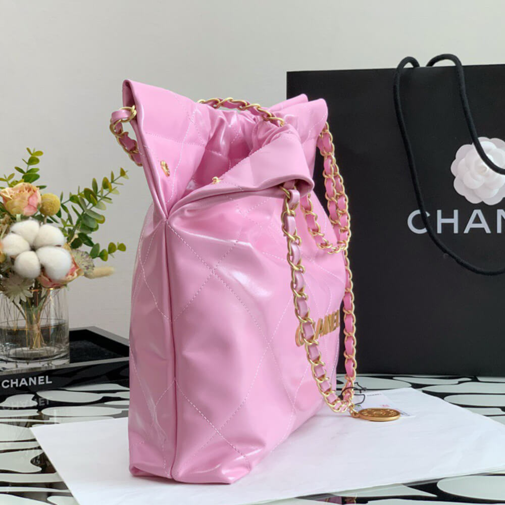 Ch**el 22 SMALL HANDBAG