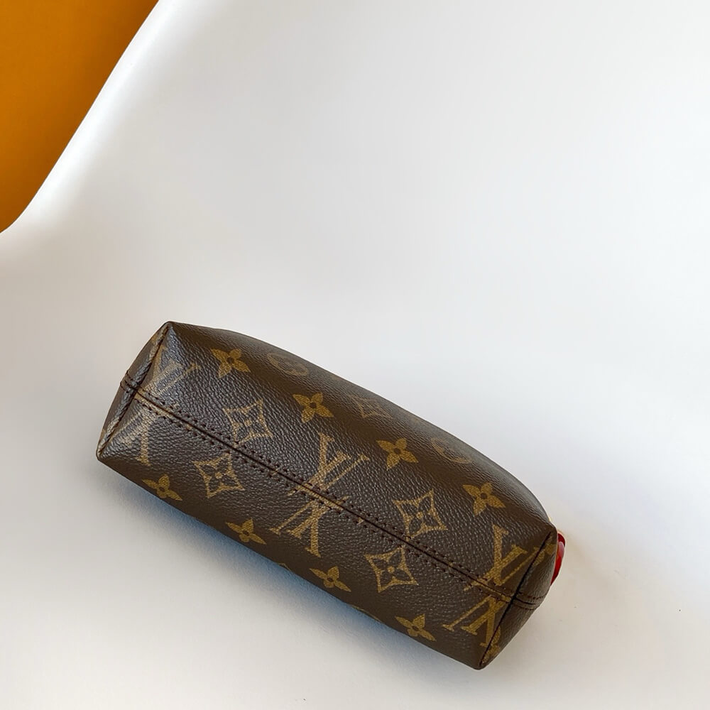 LV Pochette Hills