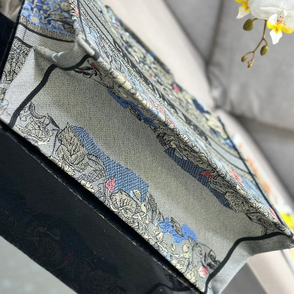 LARGE D10r BOOK TOTE