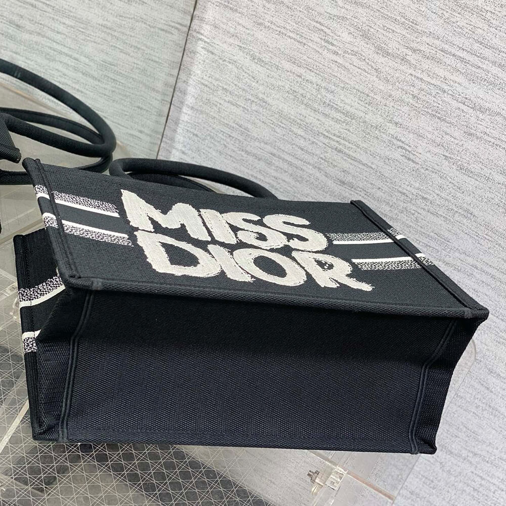 Medium D10r Book Tote