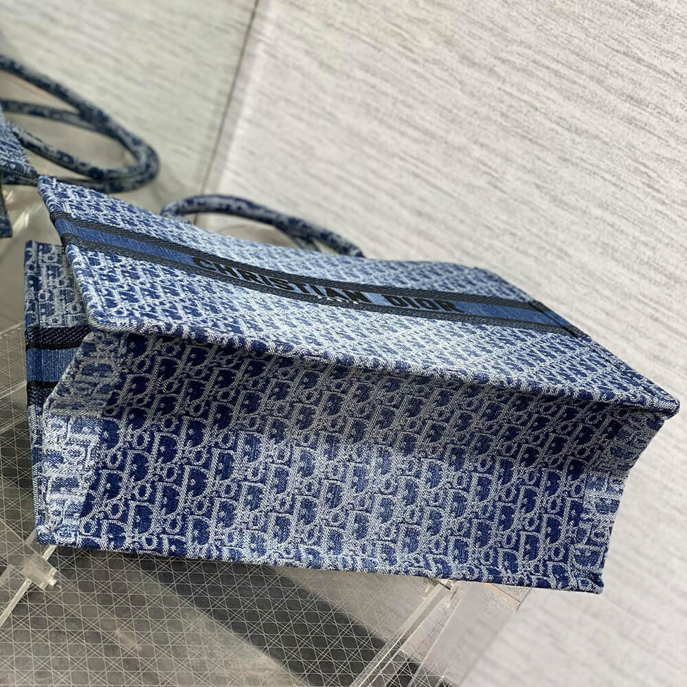 Large D10r Book Tote