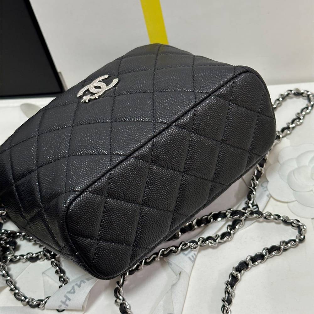 Ch**el Clutch with Chain(HIGH-END GRADE)