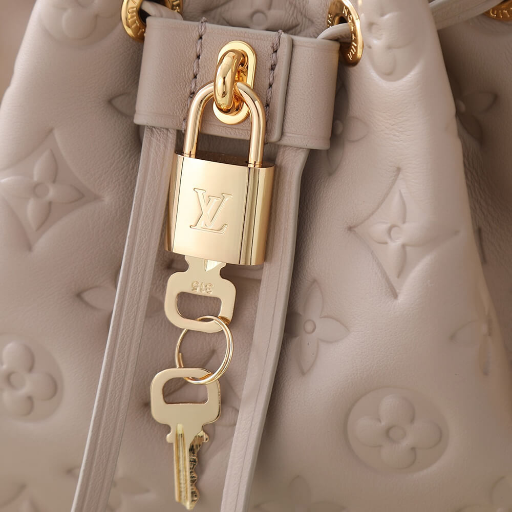 LV Coussin Bucket