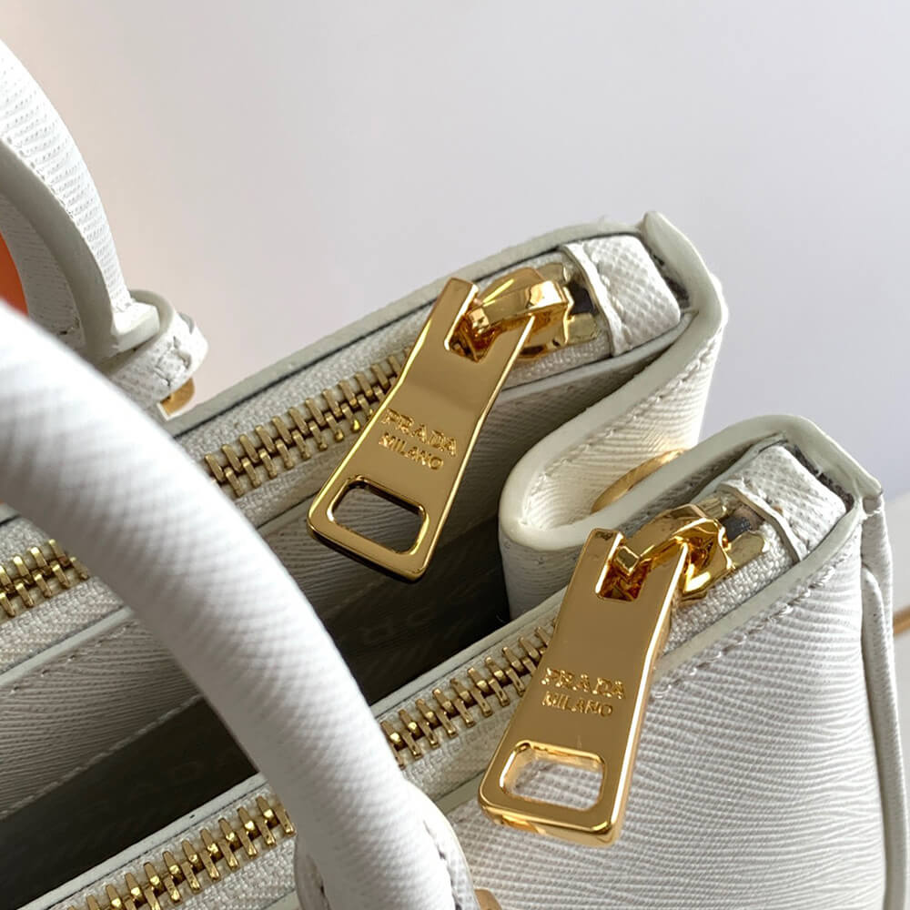 Medium Pra*a Galleria Saffiano leather bag