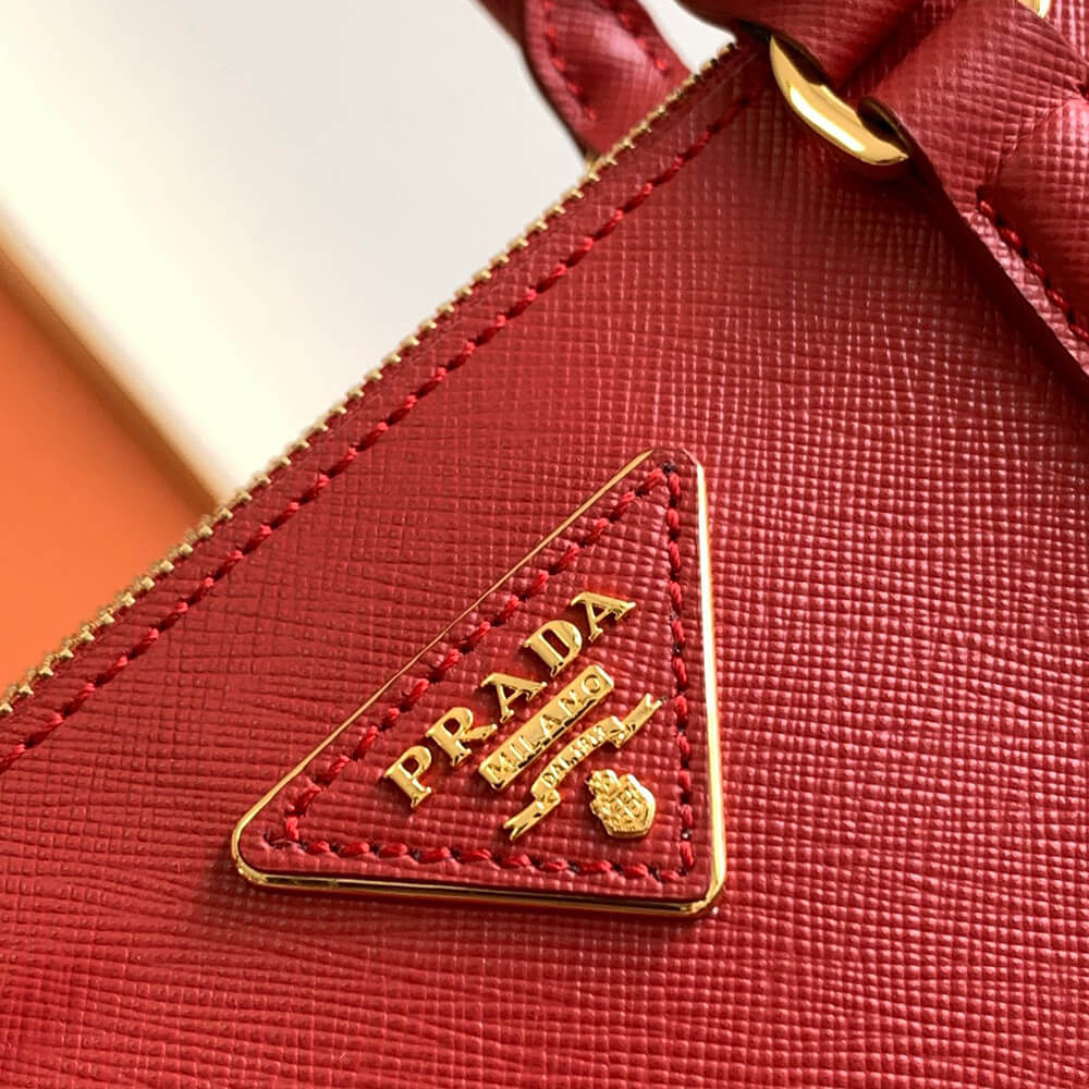 Medium Pra*a Galleria Saffiano leather bag