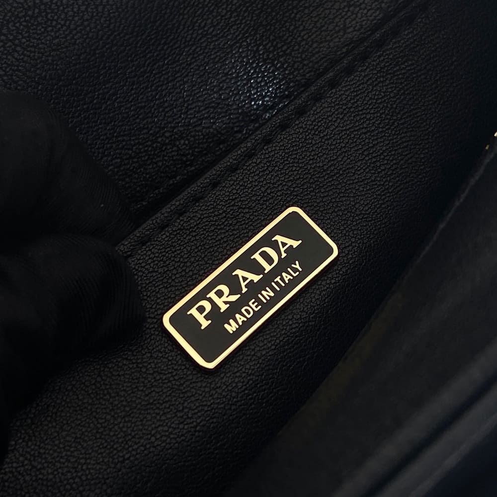 Pra*a Explore medium nappa leather tote bag(HIGH-END GRADE)