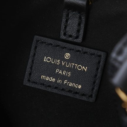 LV Coussin Bucket