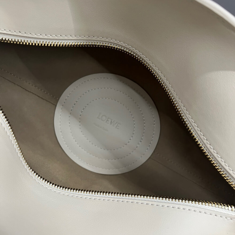 L0ew* Small Paseo bag in shiny nappa calfskin(high-end grade)
