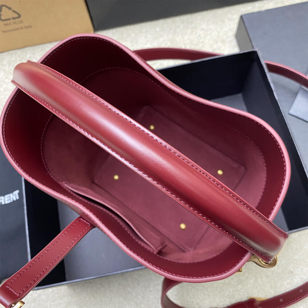 Y51 LE 37 small in shiny leather