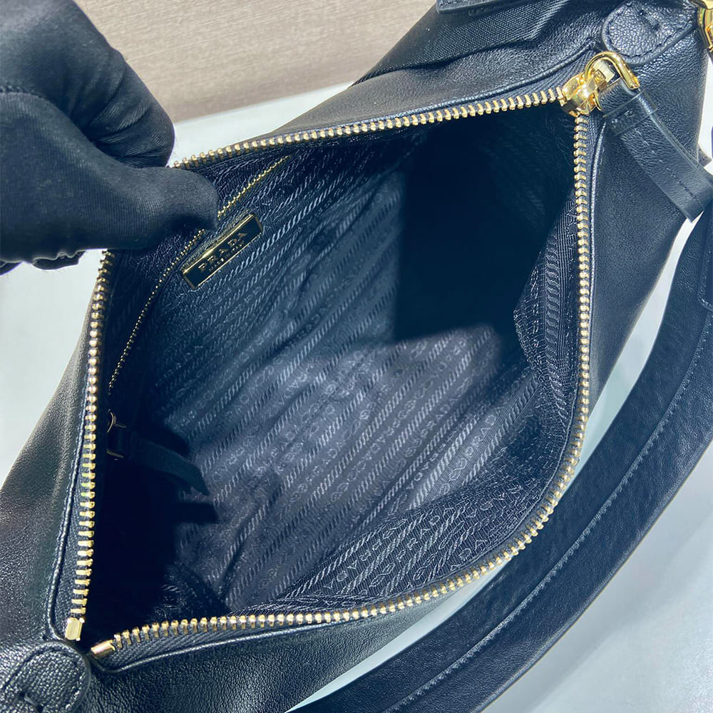 Pra*a Explore large nappa leather bag(HIGH-END GRADE)