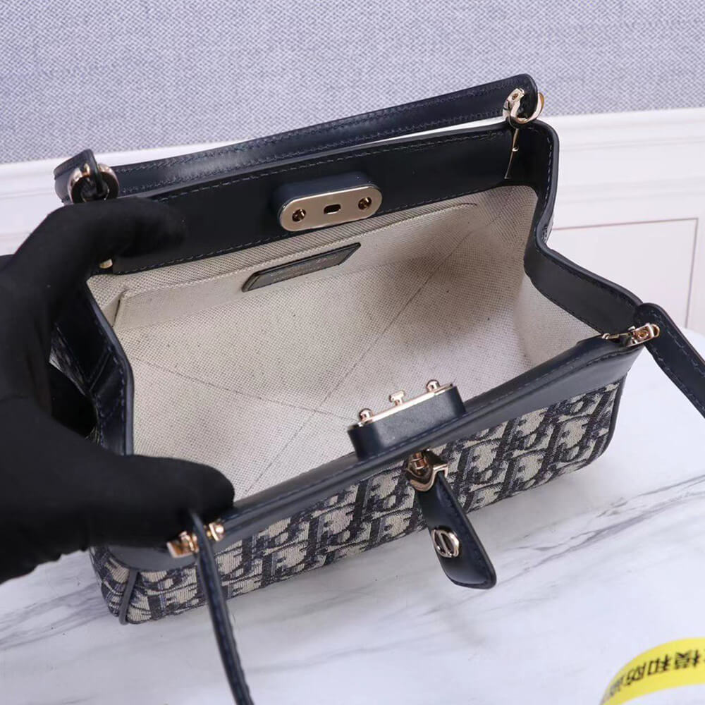 SMALL D10r KEY BAG