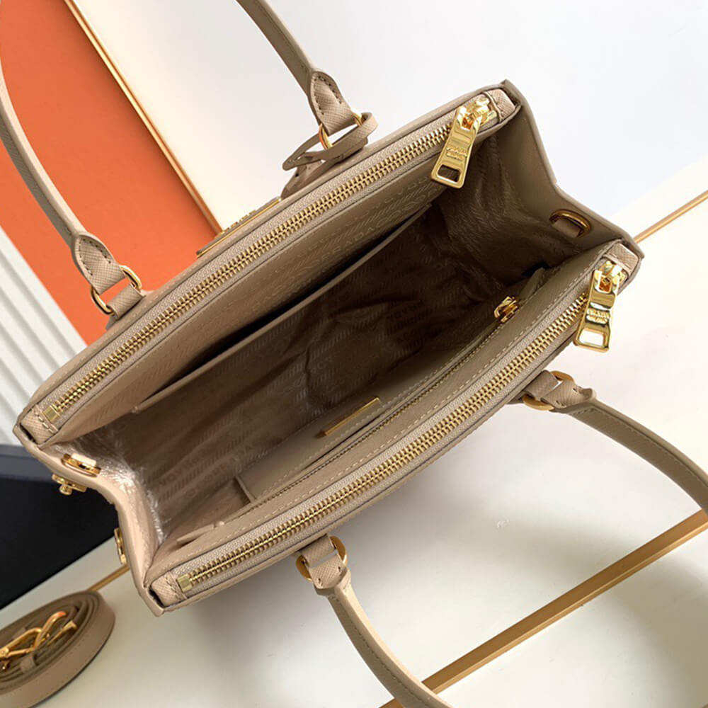 Medium Pra*a Galleria Saffiano leather bag