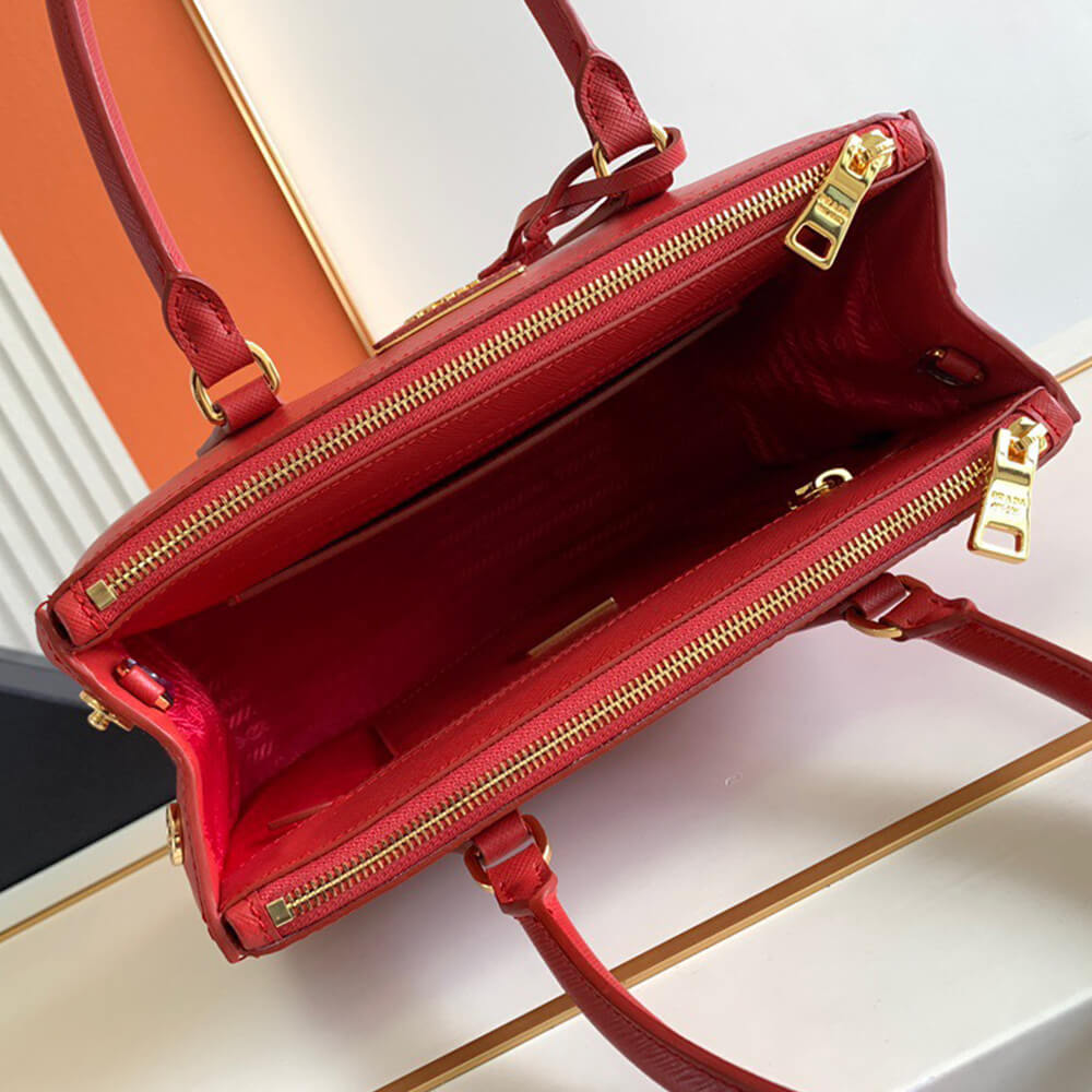 Medium Pra*a Galleria Saffiano leather bag