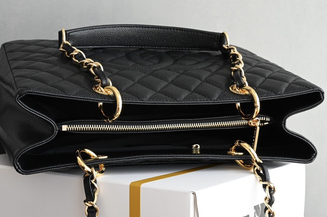 Ch**el Shopping Tote(HIGH-END GRADE)