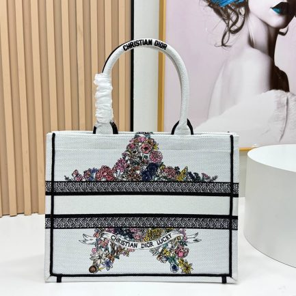 D10r Lucky Medium D10r Book Tote