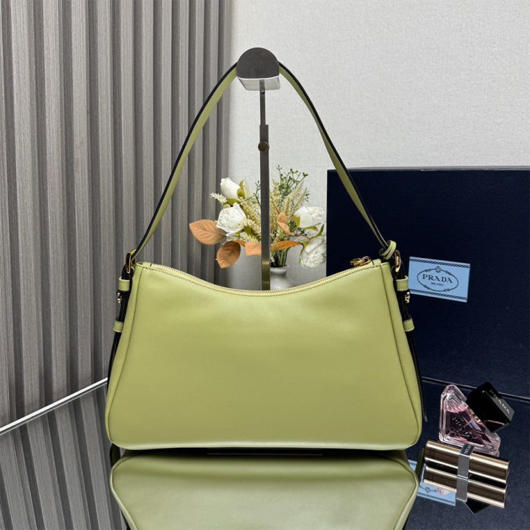 Pra*a Aimee medium leather shoulder bag
