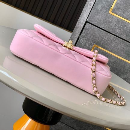 Ch**el FLAP PHONE HOLDER WITH CHAIN(HIGH-END GRADE)