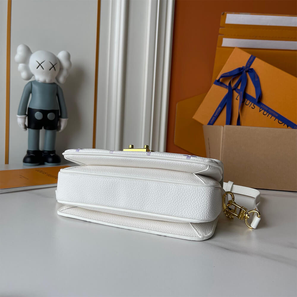 LV Pochette East West