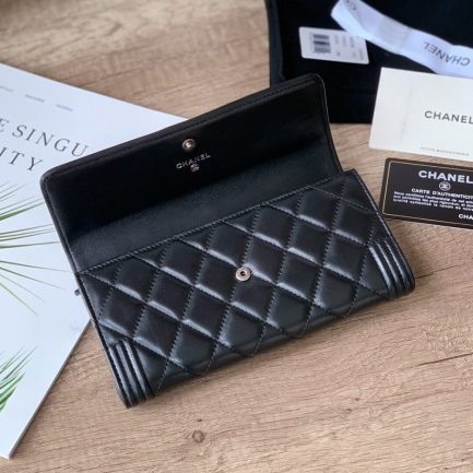 Ch**el classic long wallet