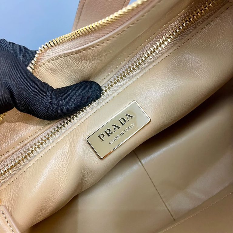 Pra*a Aimee medium leather shoulder bag