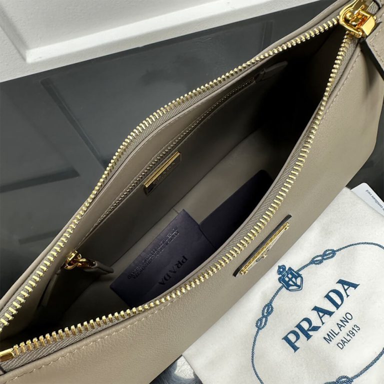 Pra*a Aimee medium leather shoulder bag