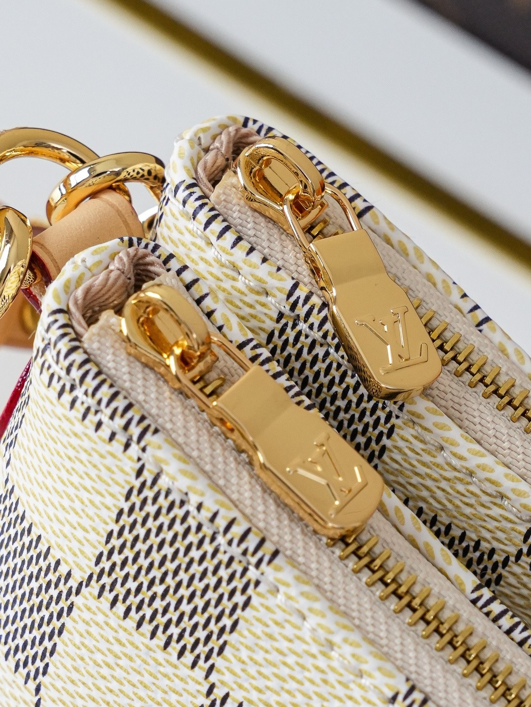 LV Pochette Liv(HIGH-END GRADE)