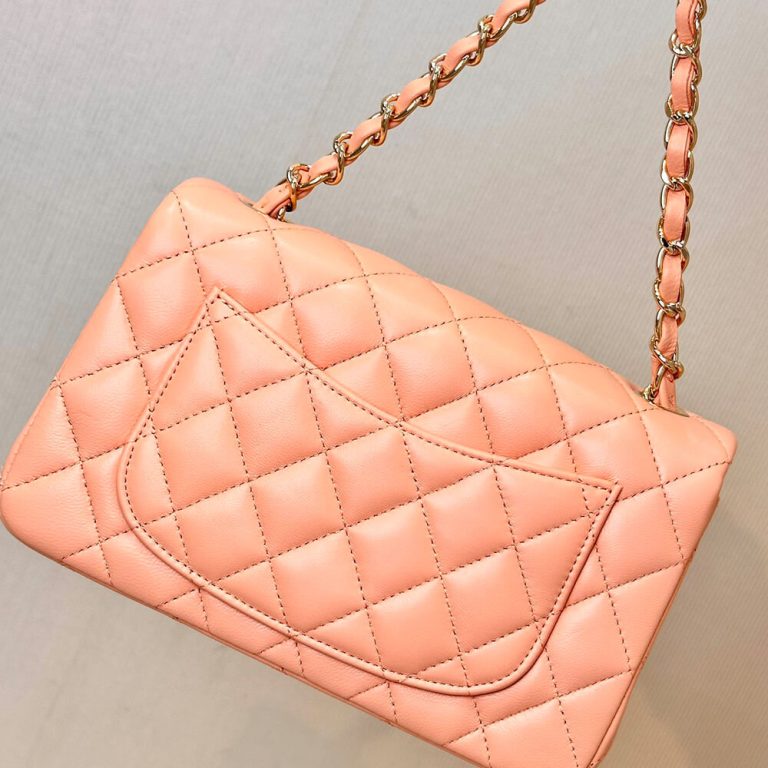Ch**el Small Classic Handbag(HIGH-END Grade)