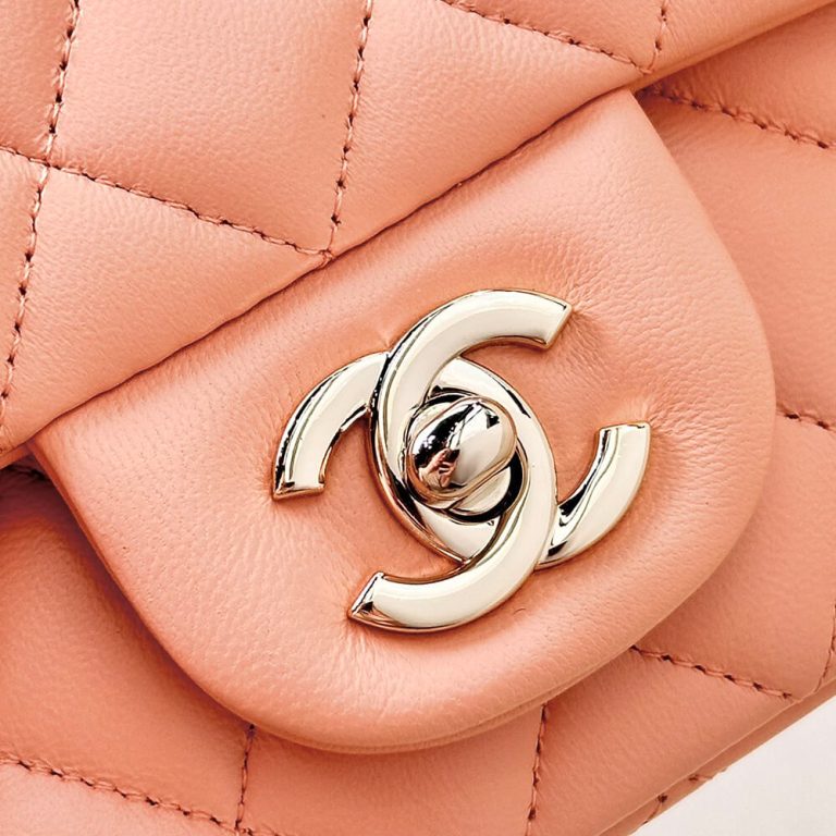 Ch**el Small Classic Handbag(HIGH-END Grade)