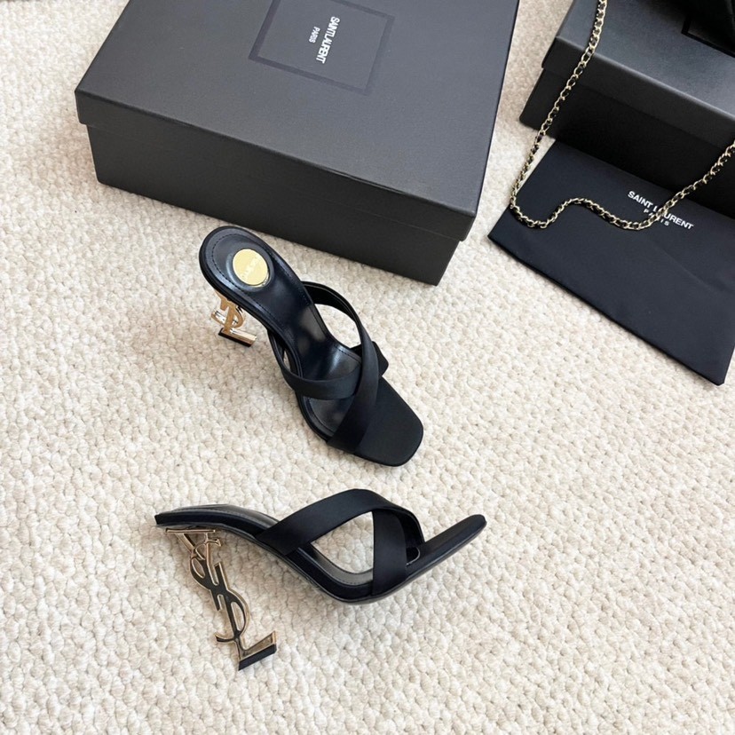 Sa1nt Lau*nt high heels