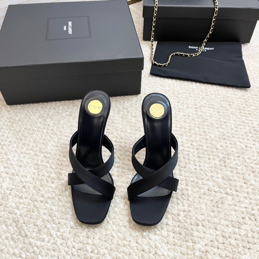 Sa1nt Lau*nt high heels