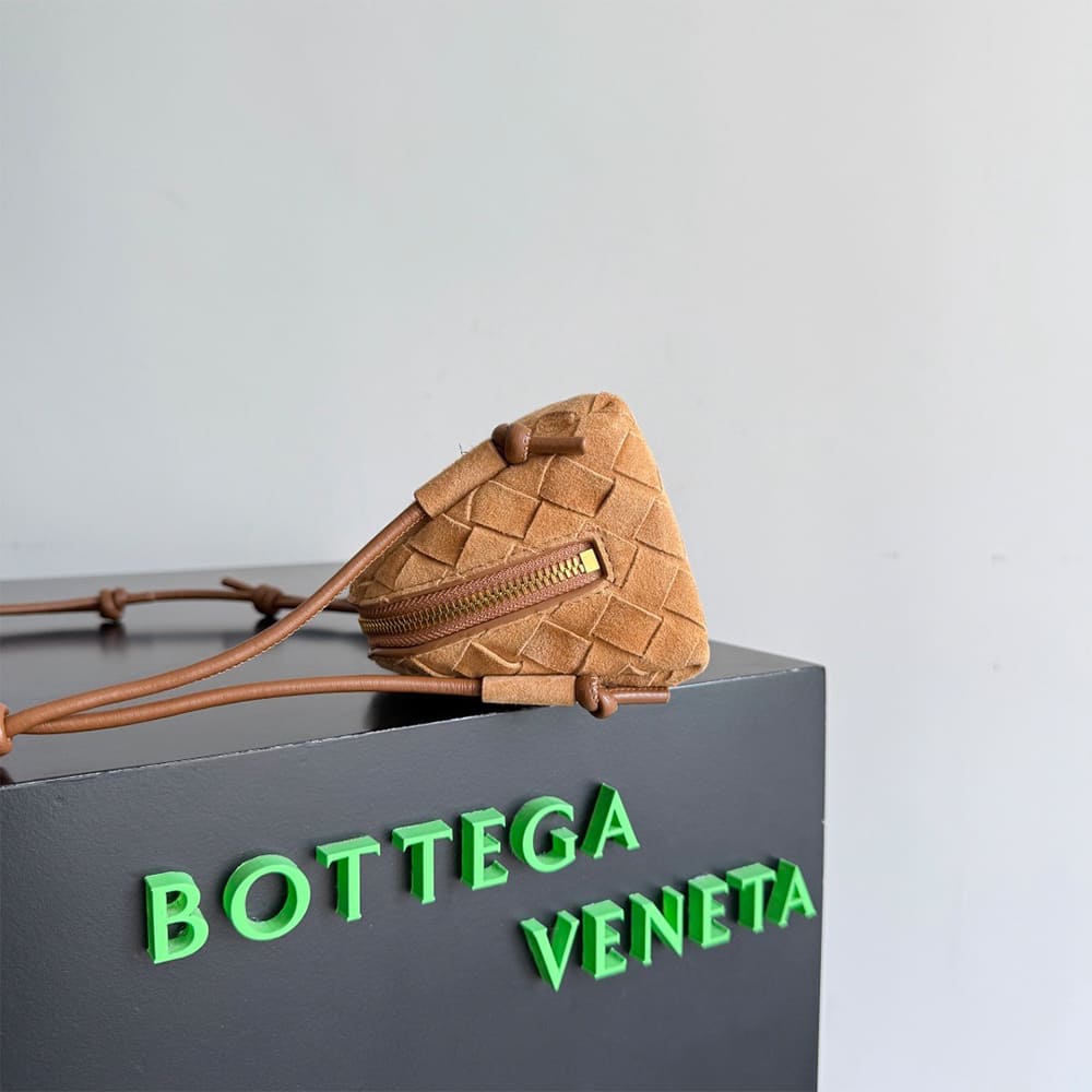 B0tt*ga Ven*ta Concert Pouch Suede(HIGH-END GRADE)