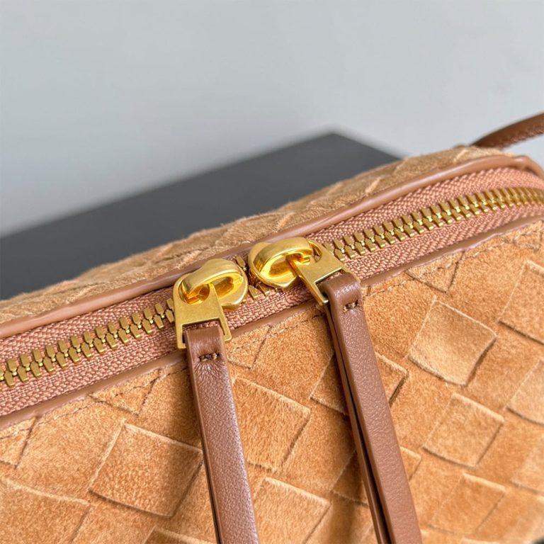 B0tt*ga Ven*ta Concert Pouch Suede(HIGH-END GRADE)